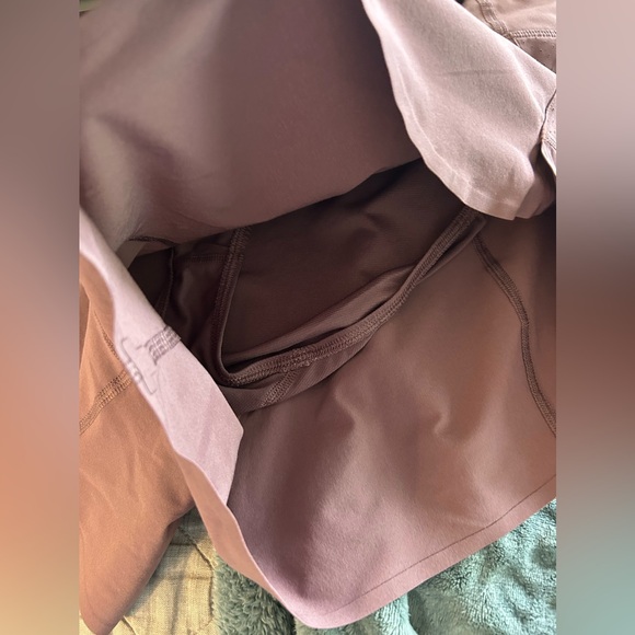 Athleta Run with it 3” shorts - size M - Picture 7 of 7